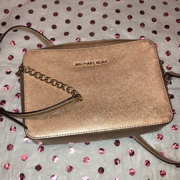 Michael Kors Handbags - ✨NWOT MK CROSSBODY✨
